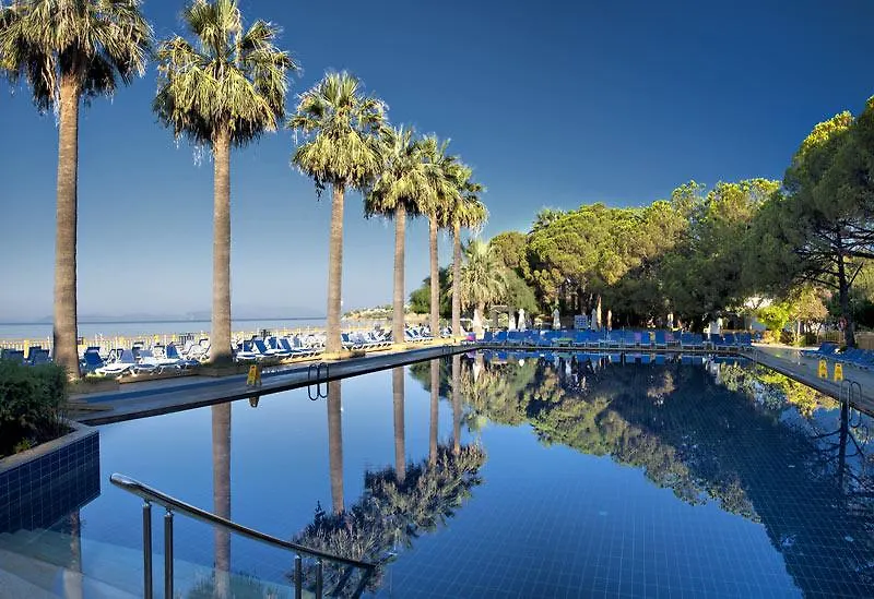 Omer Prime Holiday Resort Kusadasi 3*,